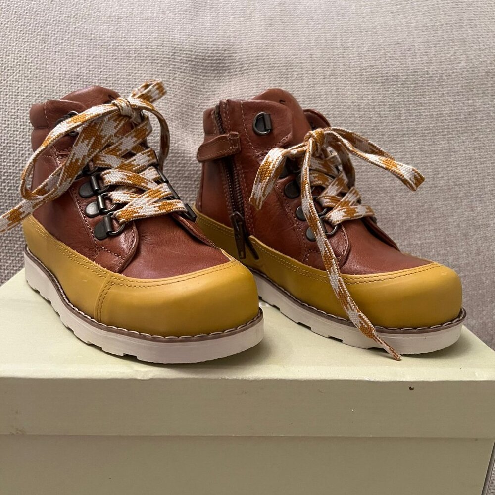 NIB Petit Nord Trek Boots - 28